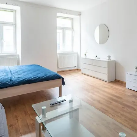 4-luzkovy V Centru Plzne